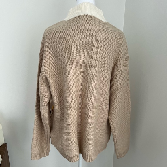 NWOT Women’s Love Ellie Sweater with Side Button Detail Size: XXL - Picture 3 of 7